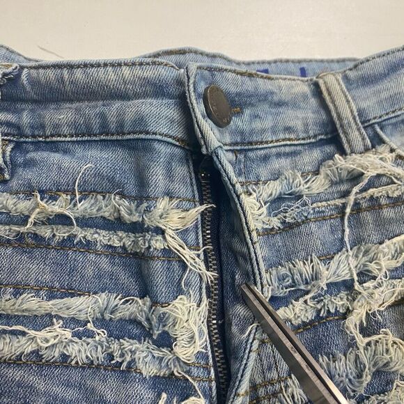 REELISTIK NYC Men’s Stacked Denim Distressed Jeans Size 38 Light Washed Blue - Picture 9 of 11